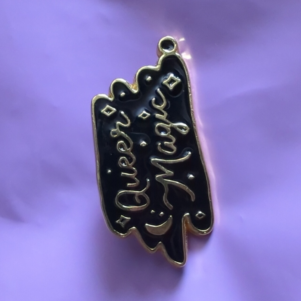 Queer Pin Set - Picture 7 of 7